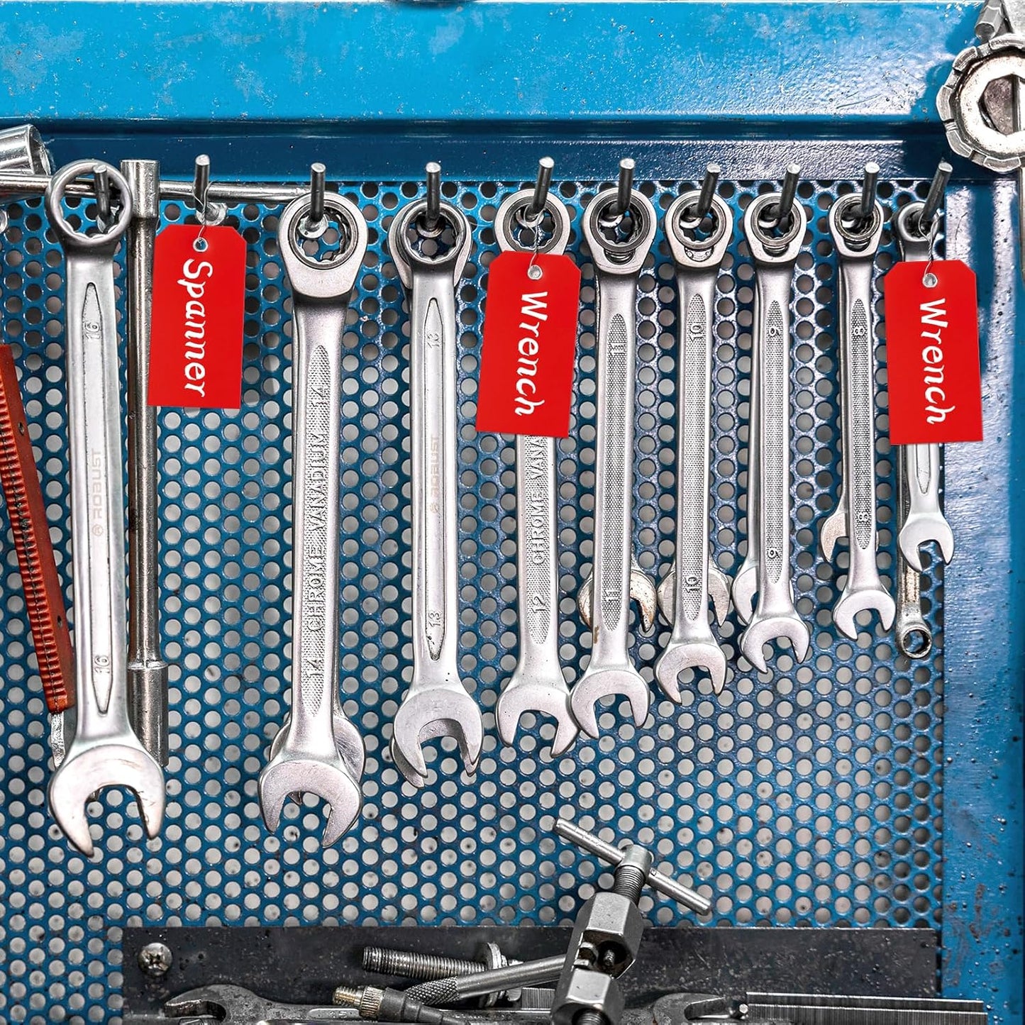 100 Pcs Red Tags with String Blank Shipping Tags with Metal Wire Writable Price Repair Plastic Service for Equipment Product Jewelry Clothing Inventory Car Parts (Red, 4 3/4" x 2 3/8")