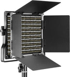 Neewer Professional Metal Bi-Color LED Video Light for Studio, YouTube, Product Photography, Video Shooting, Durable Metal Frame, Dimmable 660 Beads, with U Bracket and Barndoor, 3200-5600K, CRI 96+