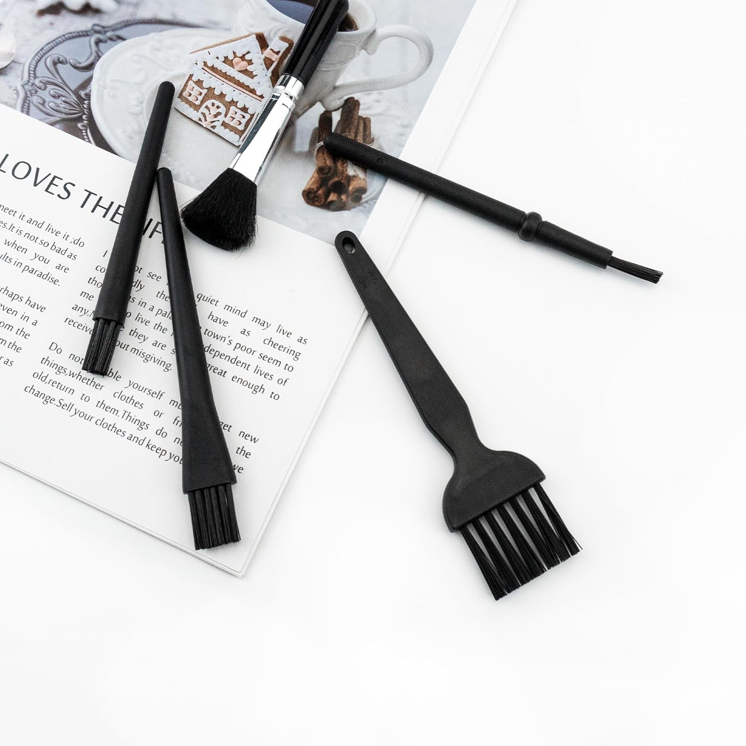 5 PCS Mini Keyboard Cleaning Brushes Kit, PP Handle Nylon Anti Static Electronic Dust Cleaning Brush for Computer Keyboard Motherboard Camera Small Space